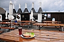 Svaneke - najmniejsze miasteczko w Danii ale też z największą ilością godzin nasłonecznienia.. to tutaj przy smakowitym, wędzonym łososiu można napić się piwa z jedynego browaru na Bornholmie..Piwo było przedniej marki..

